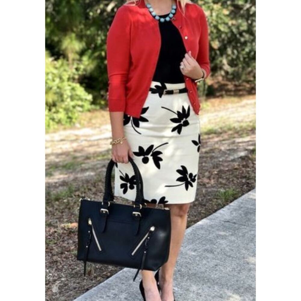 J. Crew Factory White with Black Floral The Pencil Skirt Size 4
